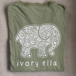 EUC ivory ella olive classic fit paisley long sleeve tee (retired design)